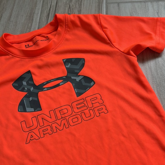 • Orange under Armour heat gear shirt, 5 • - Picture 2 of 6